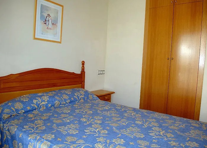 Apartamentos Palas Salou شقة *